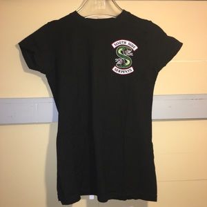 riverdale shirts + free pins